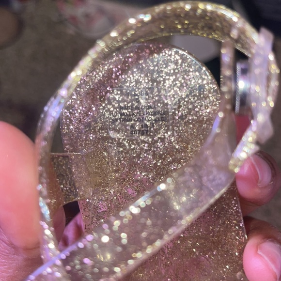 Gold Sandals with Flower. Size 5C - Picture 4 of 5